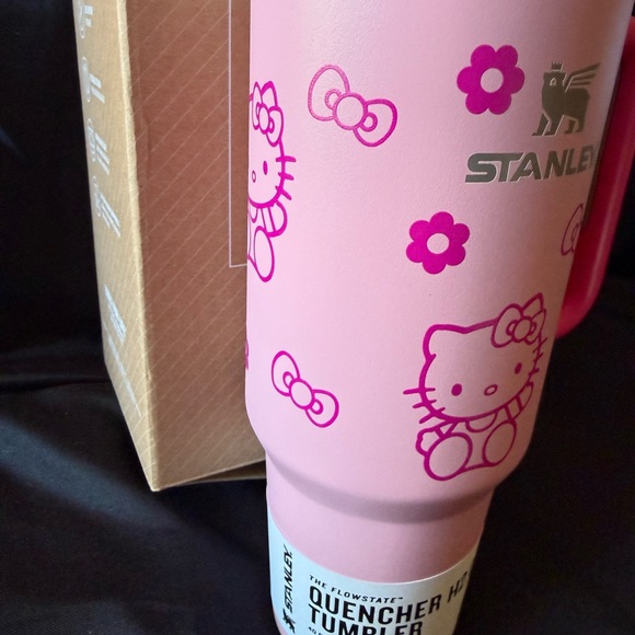 New Stanley 40oz Pink Hello Laser Engraved Kitty Quencher Tumbler - Picture 3 of 8